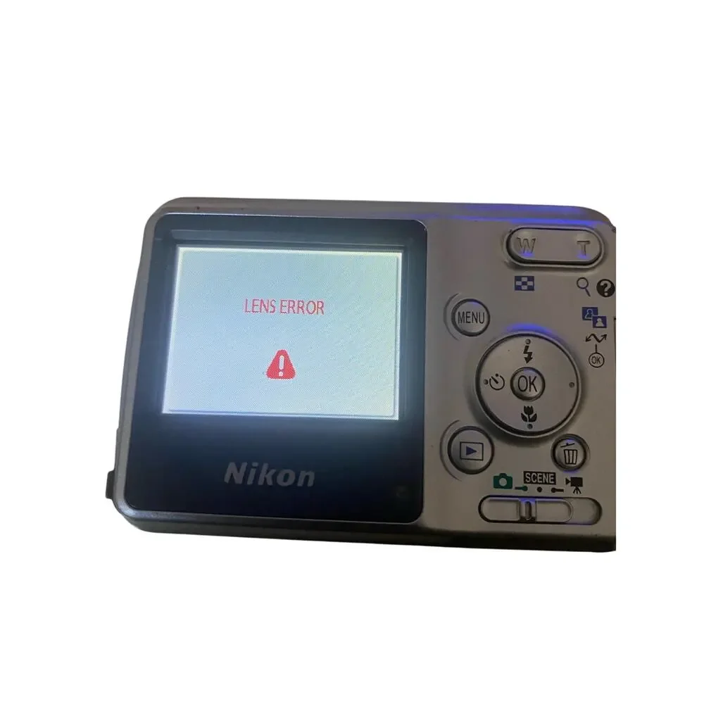 Nikon COOLPIX L3 5.1MP Digital Camera - Silver Repair or PARTS ONLY